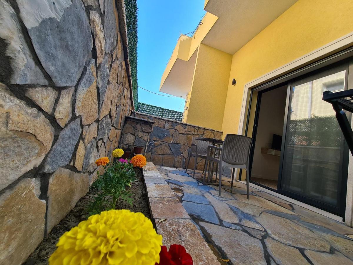 Arial Trinity Suites Влёра Экстерьер фото