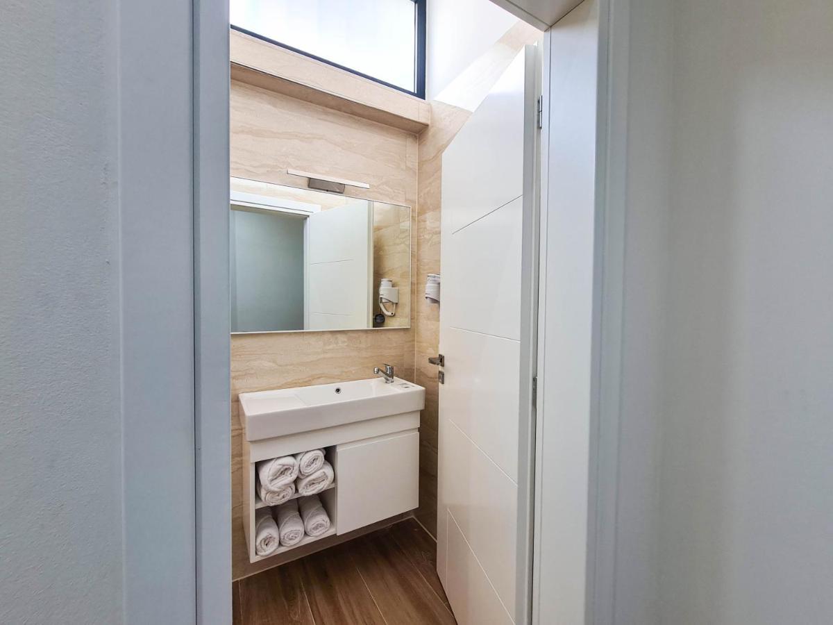 Arial Trinity Suites Влёра Экстерьер фото