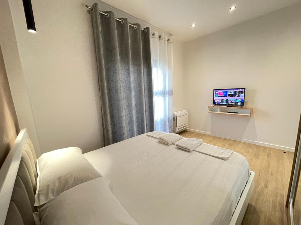 Arial Trinity Suites Влёра Экстерьер фото