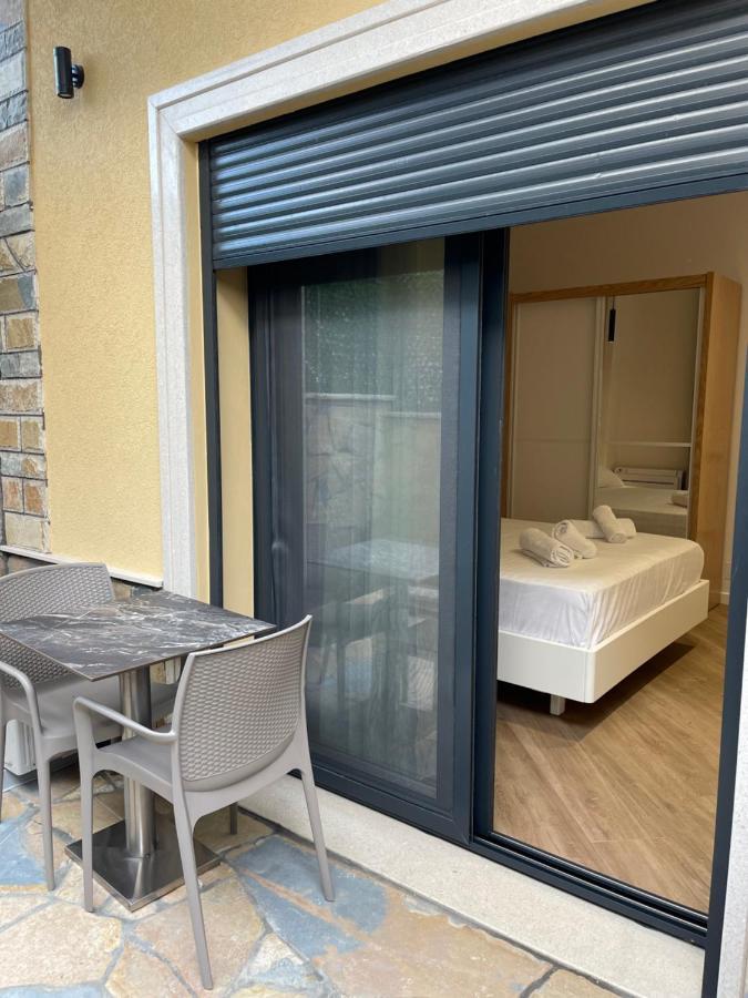 Arial Trinity Suites Влёра Экстерьер фото
