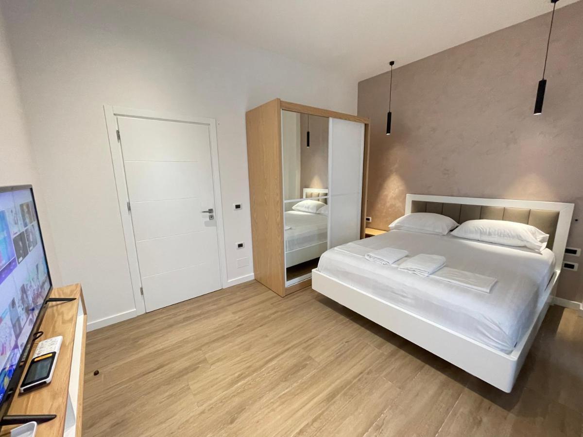 Arial Trinity Suites Влёра Экстерьер фото
