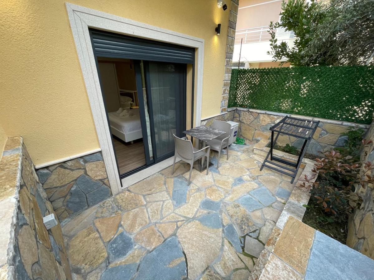 Arial Trinity Suites Влёра Экстерьер фото
