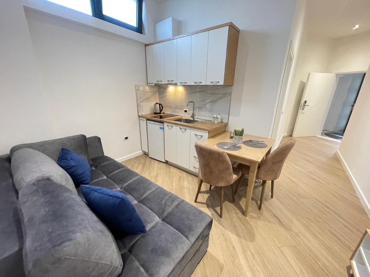 Arial Trinity Suites Влёра Экстерьер фото