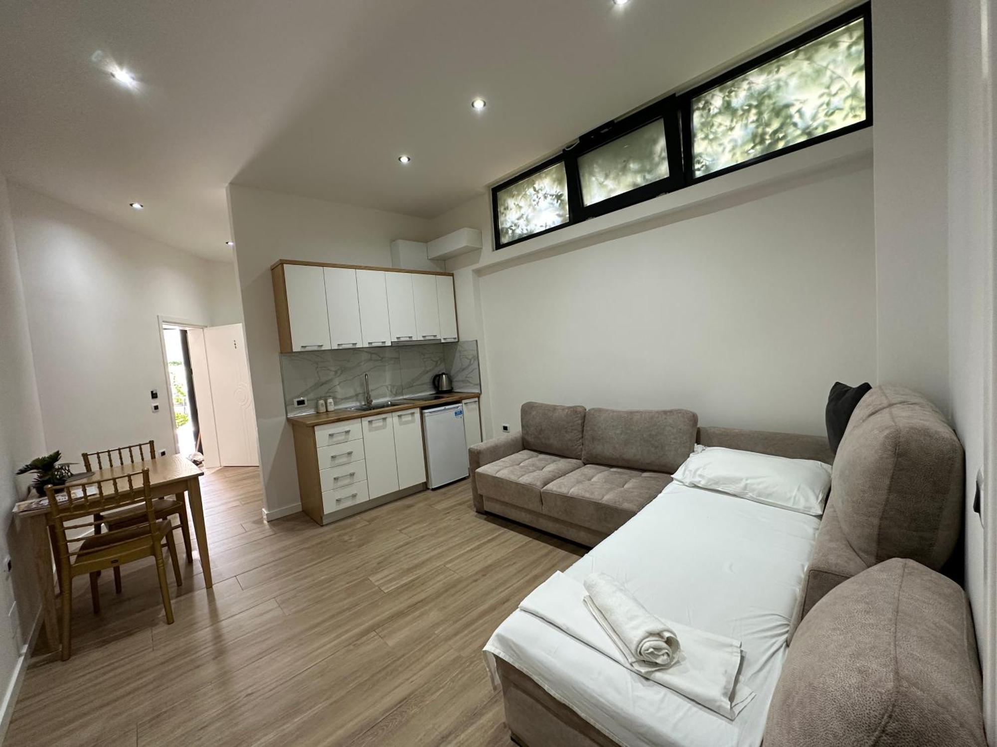 Arial Trinity Suites Влёра Экстерьер фото