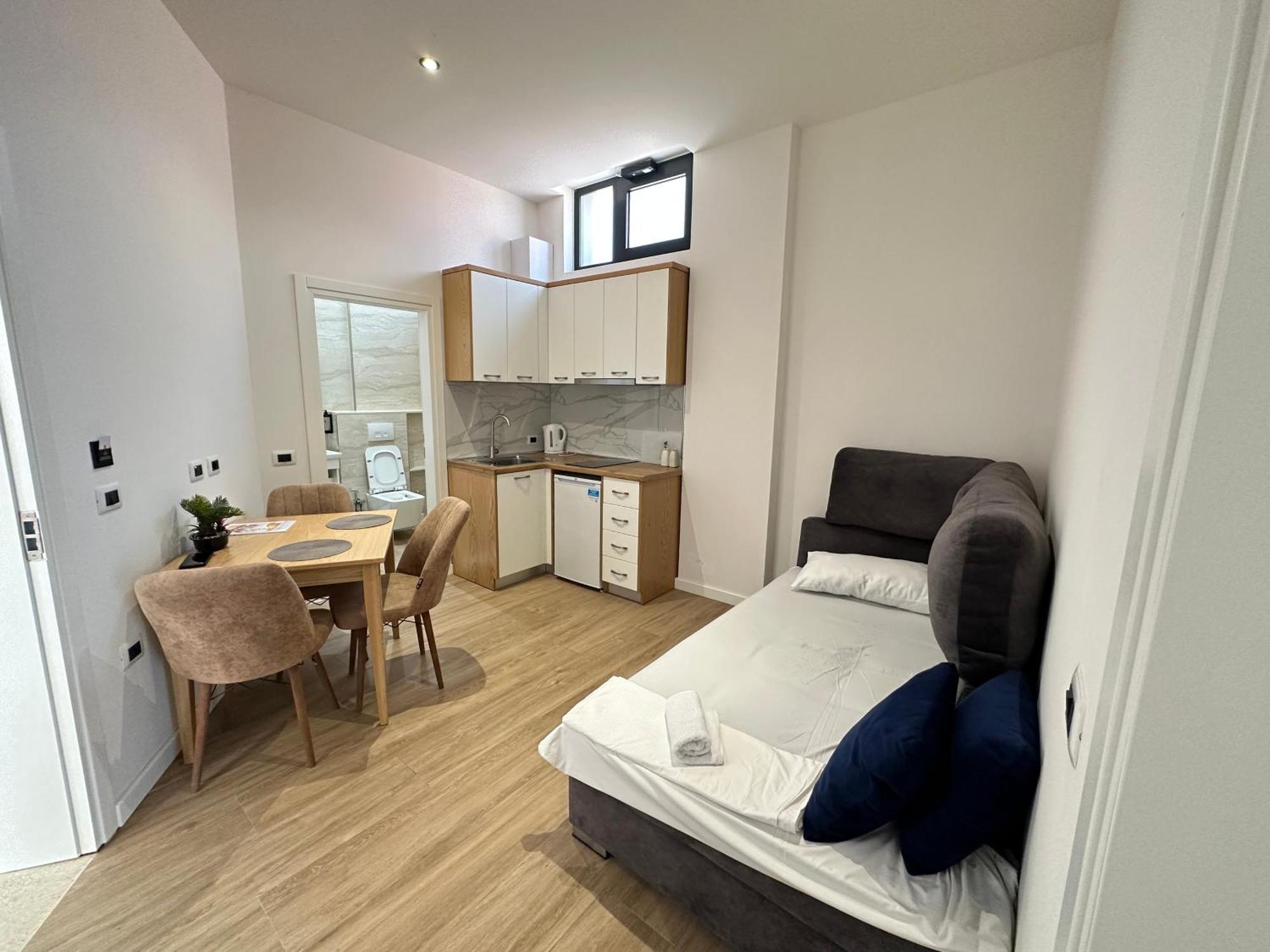 Arial Trinity Suites Влёра Экстерьер фото