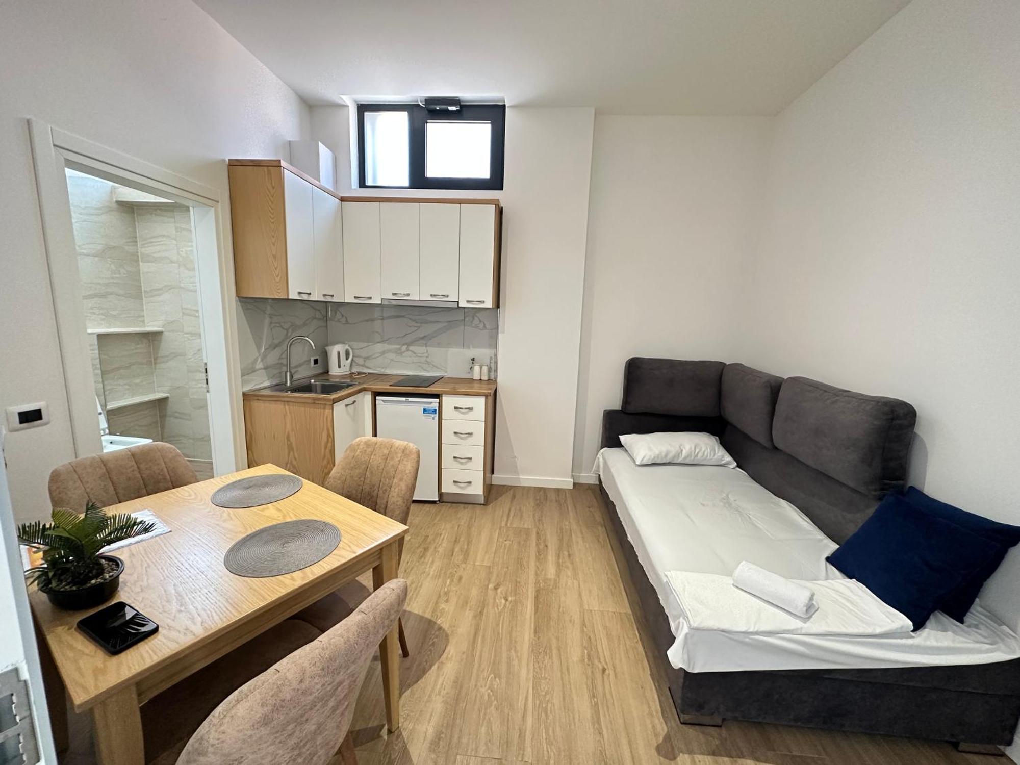 Arial Trinity Suites Влёра Экстерьер фото