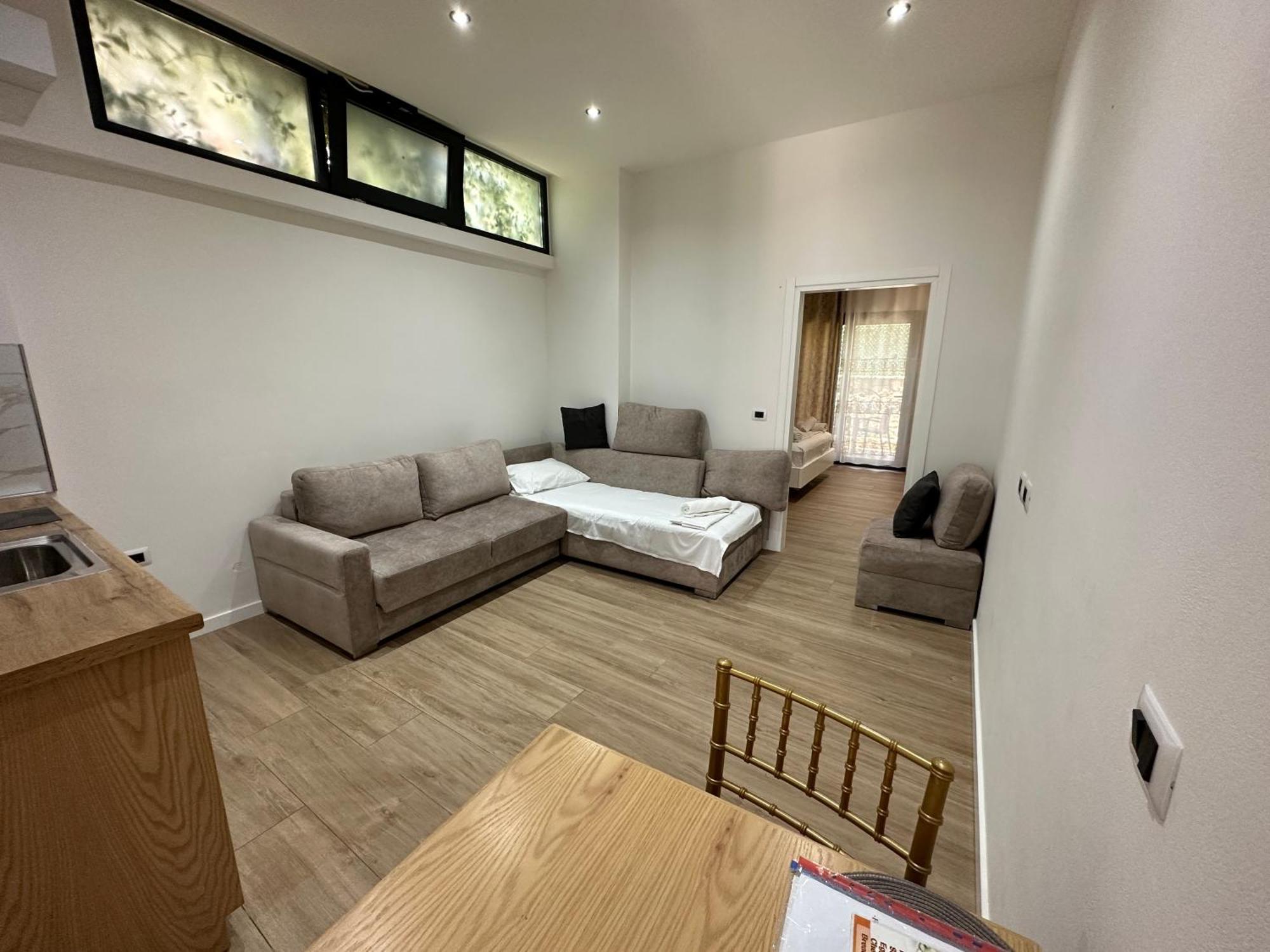 Arial Trinity Suites Влёра Экстерьер фото