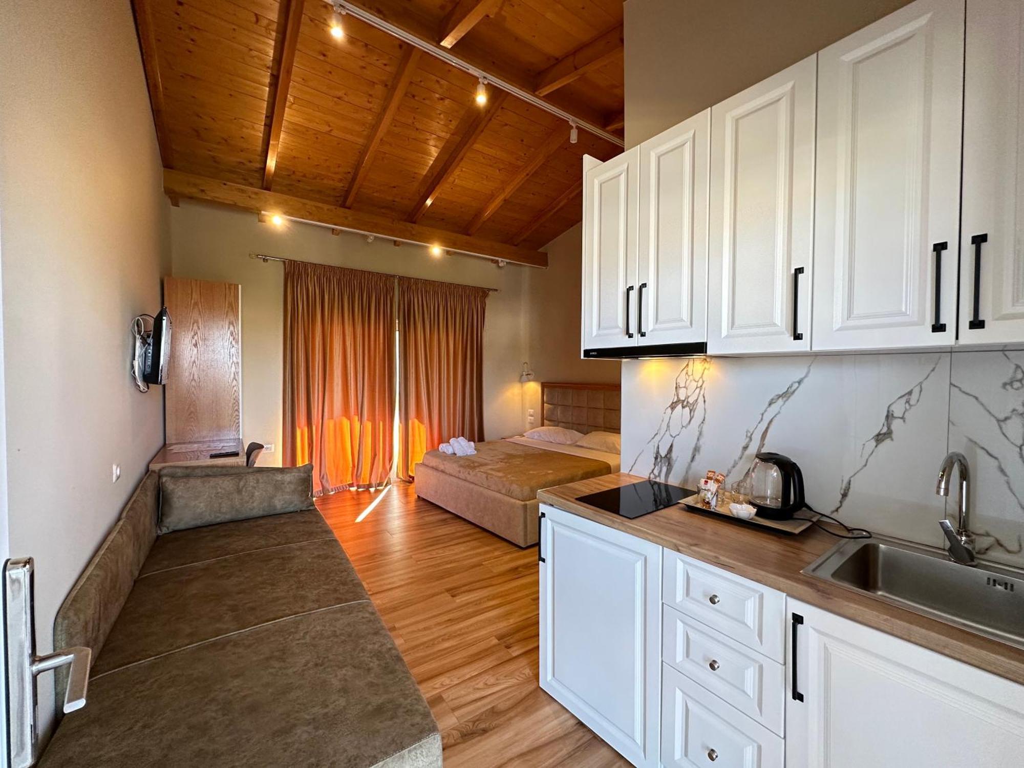 Arial Trinity Suites Влёра Экстерьер фото