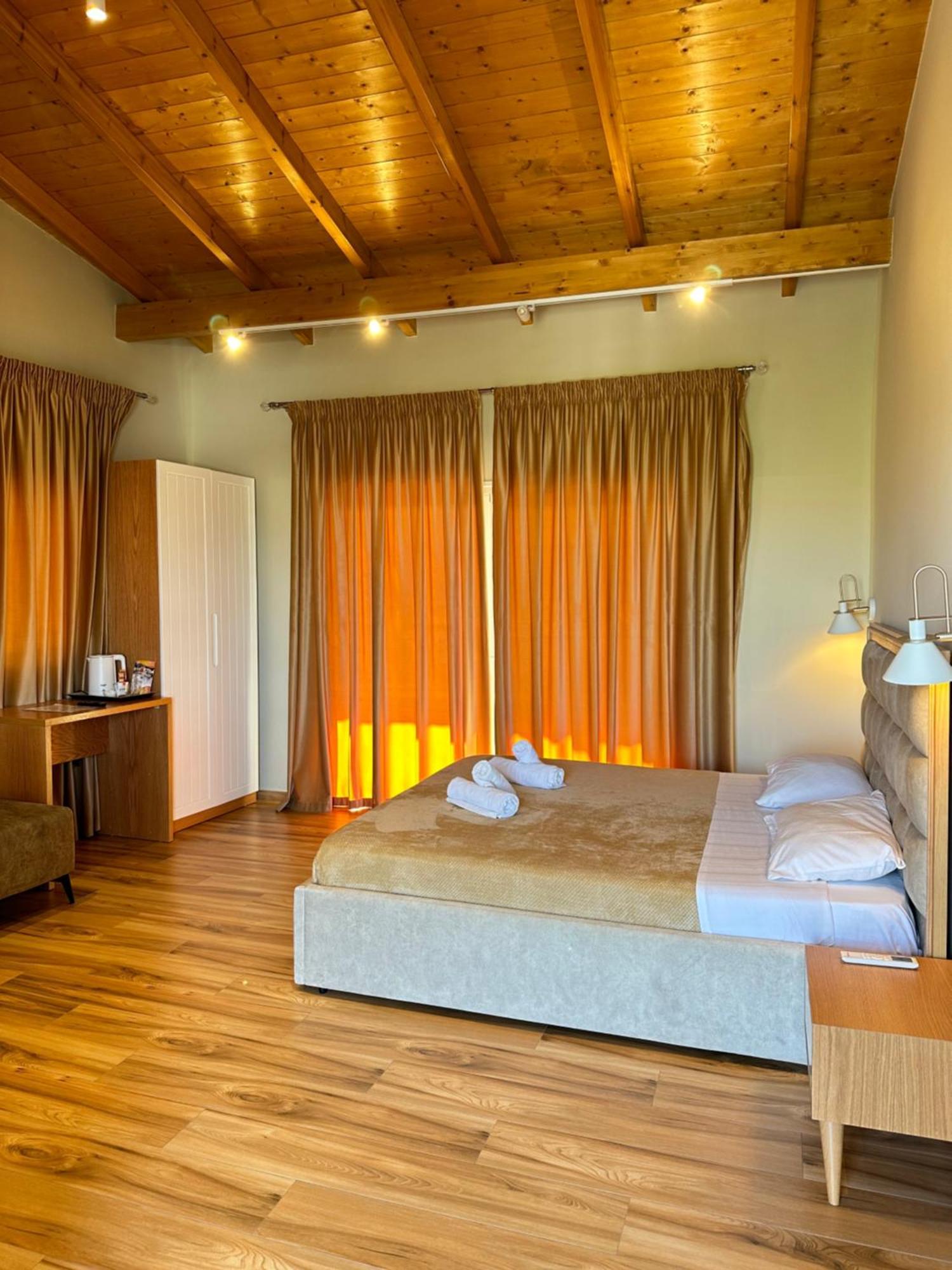 Arial Trinity Suites Влёра Номер фото