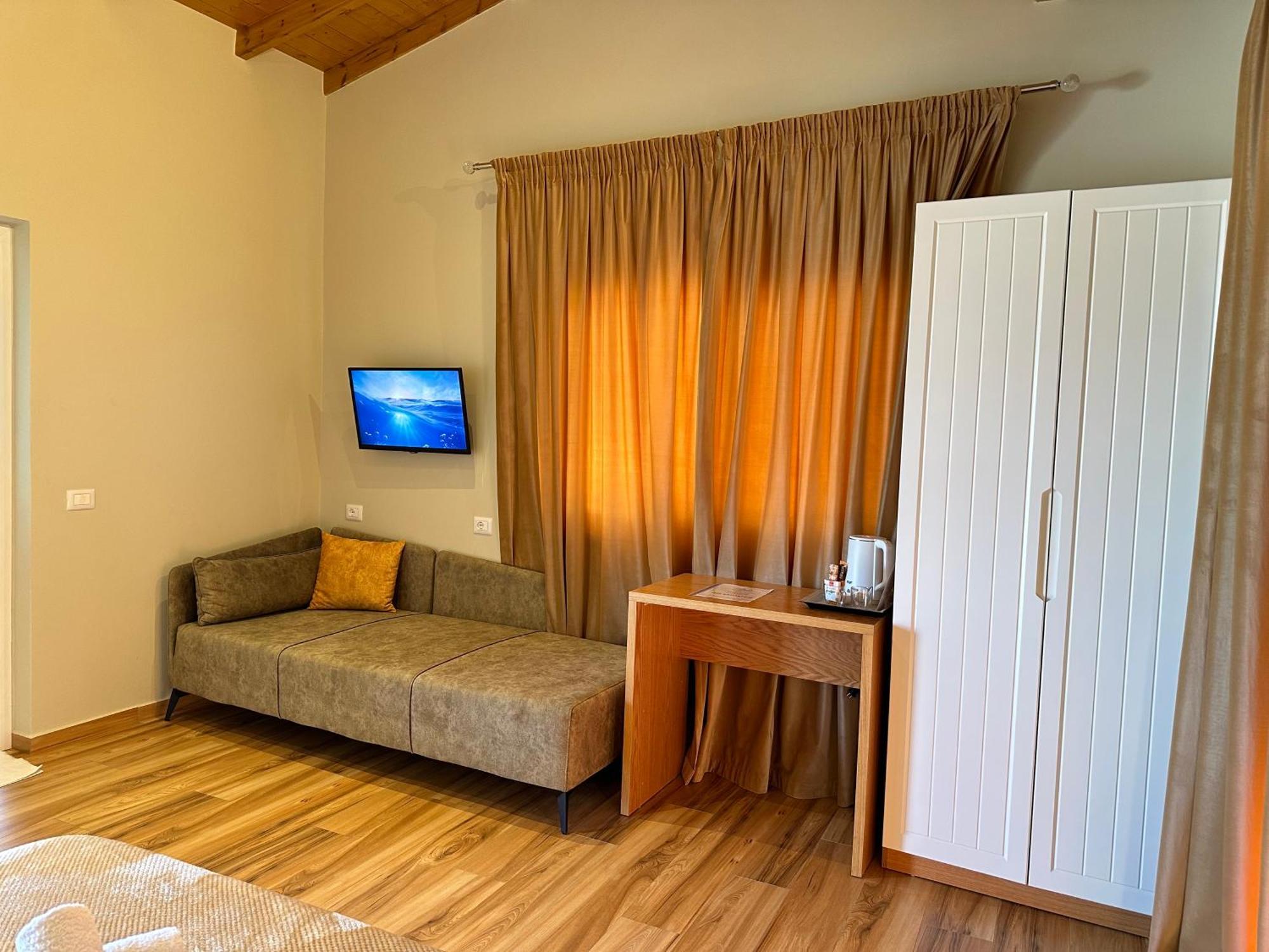 Arial Trinity Suites Влёра Номер фото