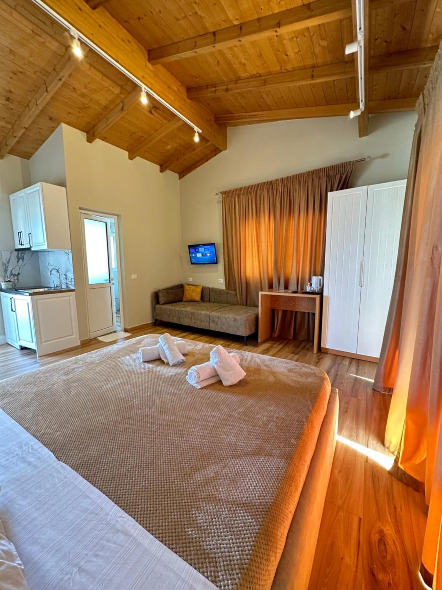 Arial Trinity Suites Влёра Номер фото